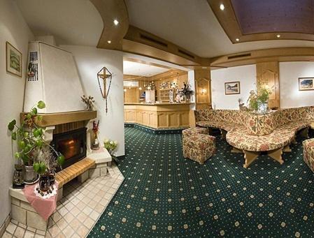 אישגל Hotel Persura מראה חיצוני תמונה