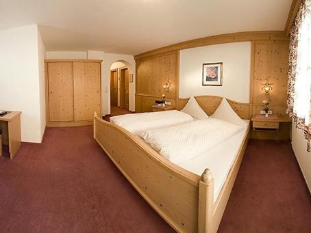אישגל Hotel Persura חדר תמונה